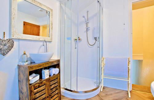 Labernum Cottage, Ingleton Village, Yorkshire Dales National Park, Famous Three Peaks, Near The Lake District, Pets Are Welcome, Direct Parking in front of the Cottage & Guest Parking - Foto 26