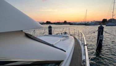 Yacht à quai, suite et cabines, 2 à 8 pers, Sète - Foto 1