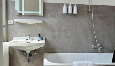 Beautiful Spacious 5 Room Apt in City Center that Sleeps 10 - Foto 3, towels, Shower