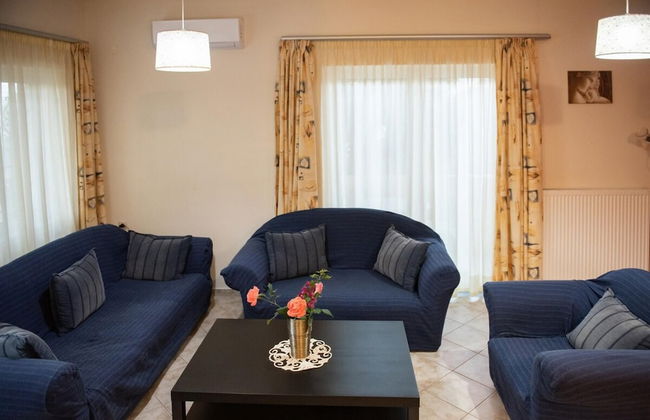 Chrissoula House In Agioi Apostoloi - Photo 3