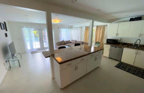 Central Stunning Villa with Heated Pool Cabana - Foto 15