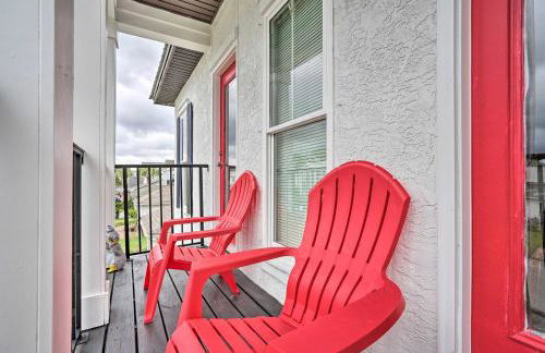 Modern PCB Home with Private Yard and Pool Access - Foto 28