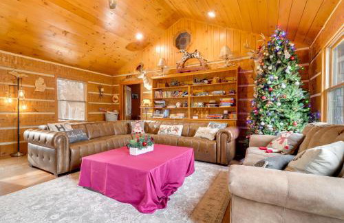 Custom-Built Clarklake Cabin: Sauna & Cold Plunge! - Photo 6