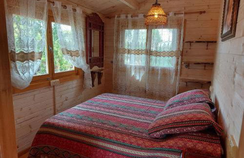 Refugio madera estilo árabe con estatuas, estanques y un pequeño zoo - Foto 23