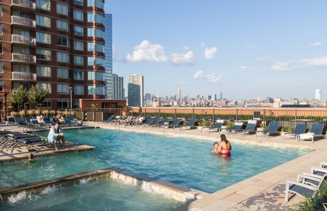 Bluebird Suites near Newport Center - Foto 31