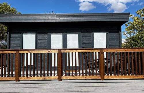 Beautiful Open Plan Lakeside Lodge, Shearsby - Photo 49