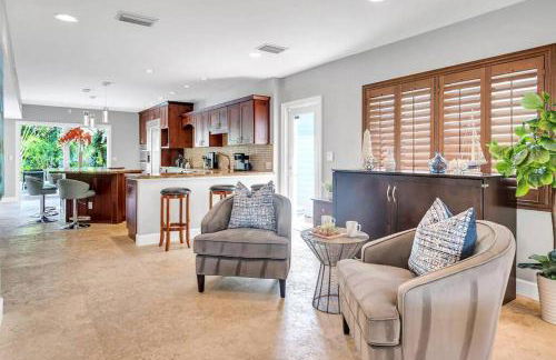 Steps to Beach, Pool, Backyard Oasis, Game Room - Foto 23