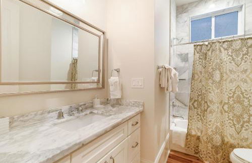 Hosteeva 3 BR Cottage Close to St Charles 5 m Ride to FQ - Foto 12