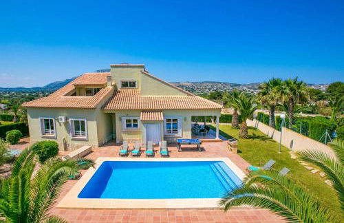 Villa Fresno by Villa Plus - Photo 1