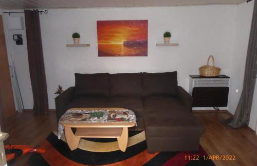 Bungalow nebst Wohnwagen für 4 bis 5 Personen in Nähe von See- und Tesla - Foto 7