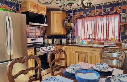 3 bd, Full kitchen, fenced yard, near Field of Dreams - Foto 7