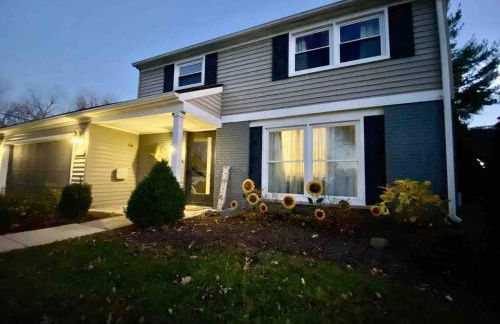 [4-BR/Sleeps 12] Family & Friends Home in Indiana - Foto 10