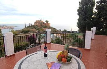 La Torrecica, con carácter andaluz y magníficas vistas al mar y Sierra Nevada - Photo 9