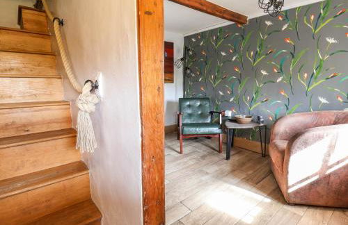 Upper Cottage - Photo 24