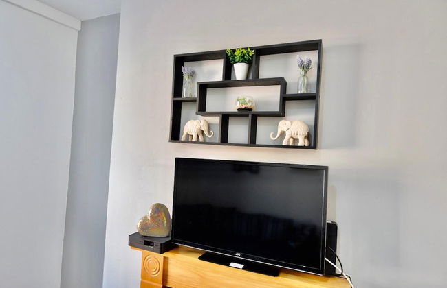 Cheer full 4 Bedroom House Train Station - Foto 39