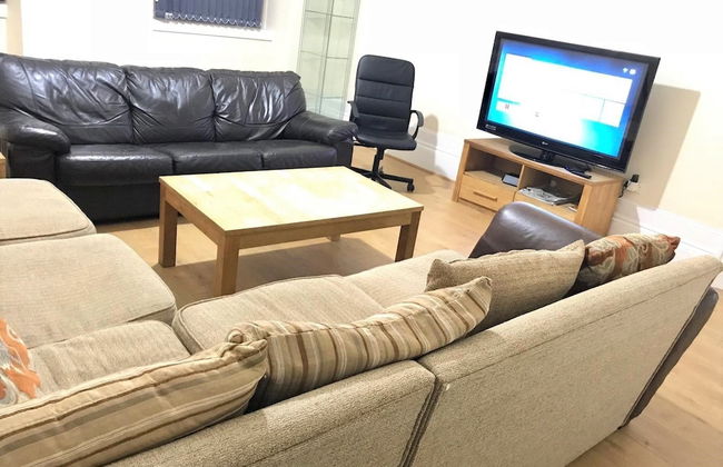 5 Bedroom House For Large Group - Photo 15