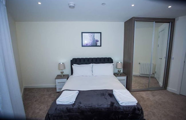 PREMIUM WOOLWICH 2 BED APARTMENT - Photo 16