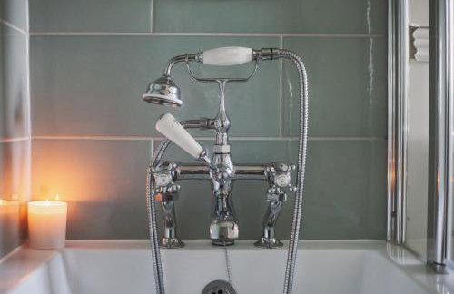 Crow Hall - Luxury Holiday Accommodation - Photo 12