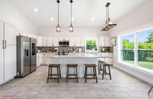 Mini Golf Course*Heated Saltwater Pool*Lakeview! - Foto 24