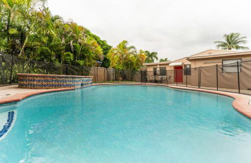 Spacious 5BR Home with Pool, Near Downtown & Beach - Foto 25