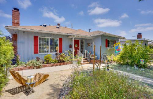 2 Mi to Cal State Long Beach Bungalow with Hot Tub! - Foto 1