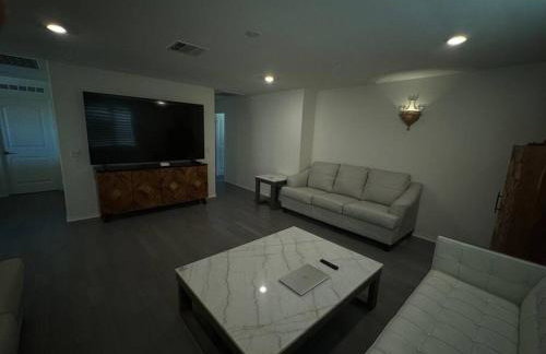 A Tranquil Haven with Elegance - Foto 21