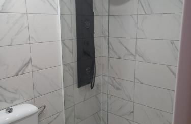 Lovely newly refurbished 1 Bedroom Flat Minutes From Sandy Beach,private terrace - Photo 10