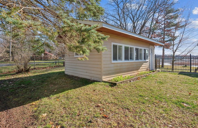 Cozy Lakefront Studio On Long Lake! Home by RedAwning - Foto 27