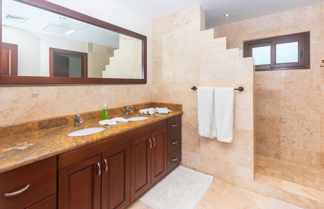 Pristine Bay Beach Villa 104 - Photo 15