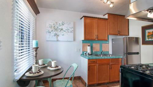 Cute Old Town Cottage near Downtown Beaches - Foto 4