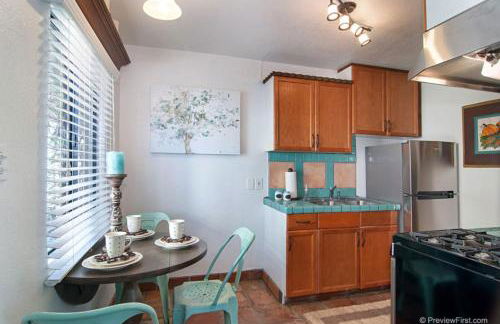 Cute Old Town Cottage near Downtown Beaches - Foto 4