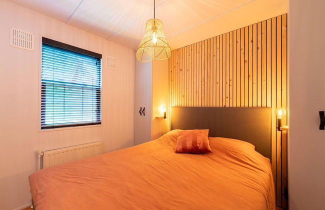 Luxury Chalet in Stegeren, Beautiful Surroundings - Photo 4