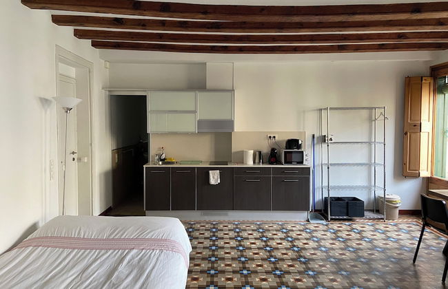 Lovely 2-bed Apartment in Barcelonas Best Location - Photo 21