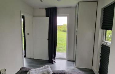 Delightful cabin retreat wrapped by natural beauty - Photo 11