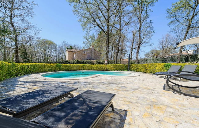 Beautiful Stone Villa in Tinjan With Swimming Pool - Foto 16