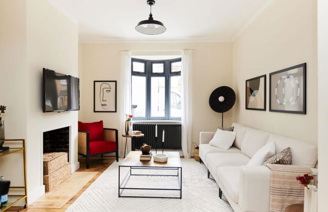 The Langthorme Park Place - Trendy 3bdr House With Garden and Study Room - Foto 1