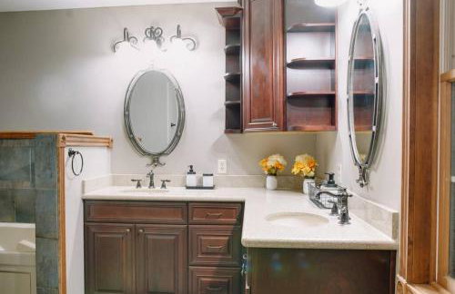 RelaxingRejuvenating 4BR 3 and half BA cabin Munds Park - Foto 8