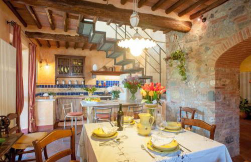 Romantic farmhouse villa Pallina to sleep 5 guests - Photo 15