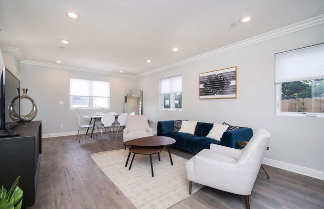 Brand NEW Luxury Modern 3bdr Townhome In Silver Lake - Photo 16