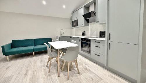 Fantastic 2 Bed Penthouse With Free Parking in Acton - Foto 2
