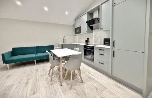 Fantastic 2 Bed Penthouse With Free Parking in Acton - Foto 2