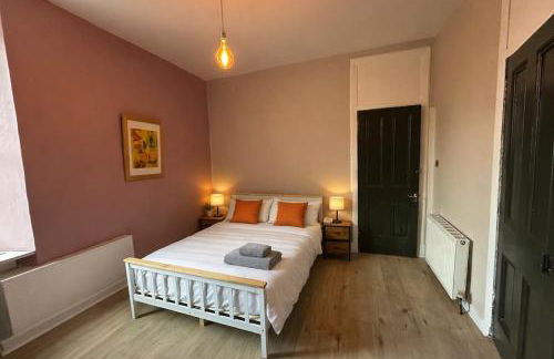 Contractors and Guests Grand 3 Bedroom Central Free Parking Fully equipped - Foto 3