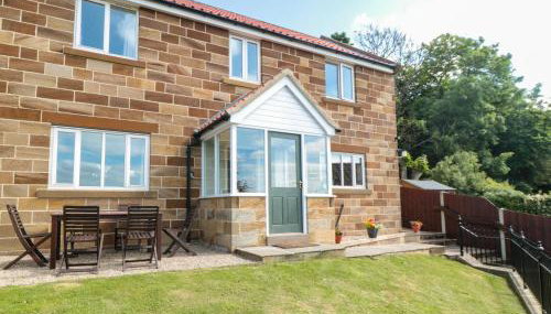 Cherry Garth - Photo 2