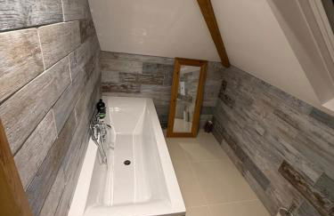 Detached property, beams, hot tub large garden - Photo 4