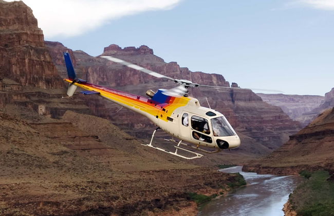 Vol en hélicoptère et balade en bateau au Grand Canyon West - Photo 1