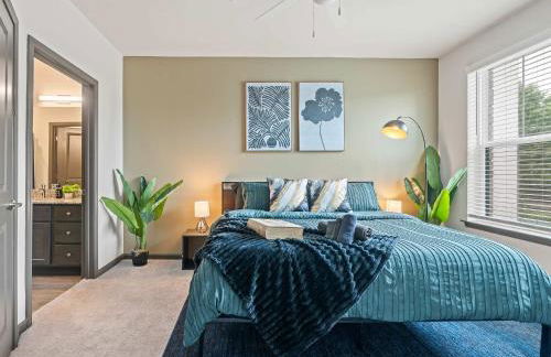 3BR King Bed Balcony North Raleigh - Foto 1