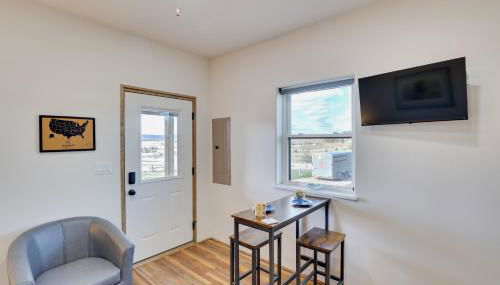 Trail Access and Scenic Views! Rural Hot Springs Gem - Foto 5