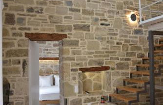 LAINI LUXURY SUITES - Photo 11