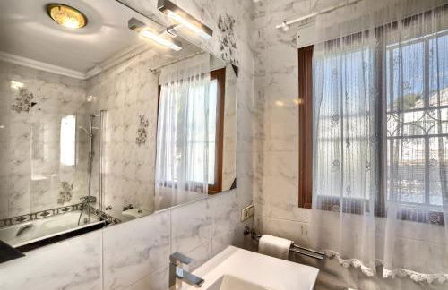 Villa Garrofer - PlusHolidays - Photo 30