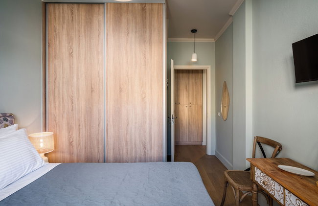 Petite Town Hall Apartment by Konnect, Old Corfu Town - Photo 7